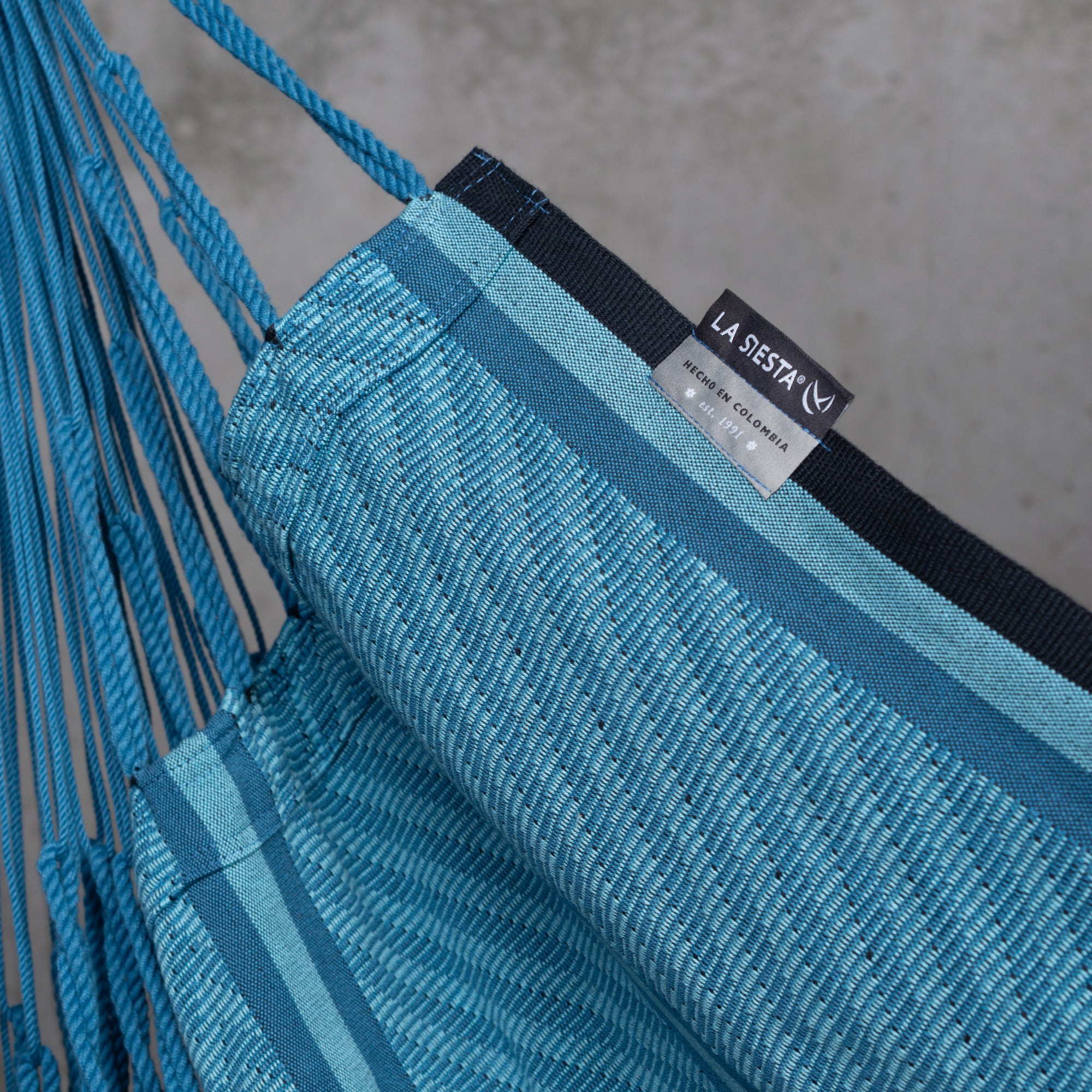 la-siesta-habana-blue-zebra-poltrona-sospesa-kingsize-in-cotone-biologico image 3